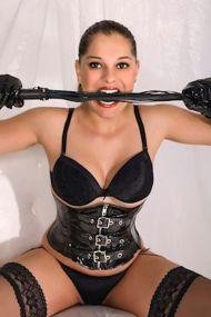 Bizarr Lady Samira